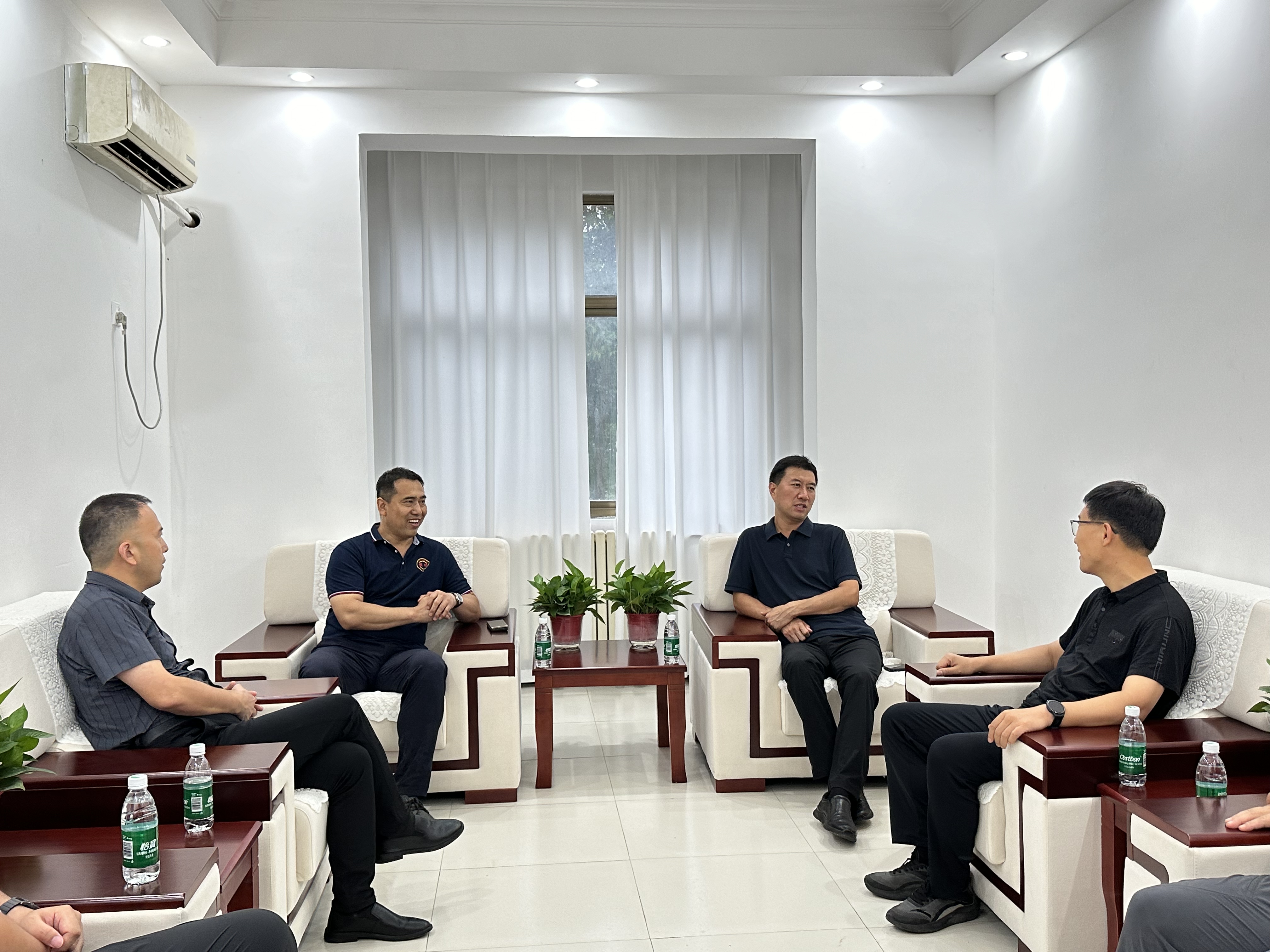 鞏義市市長張東輝一行蒞臨我司調研，助推鋁包鋼項目建設，共筑產業升級新篇章